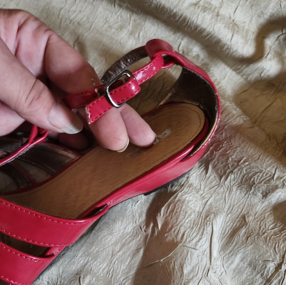 Alia Red Sandals - Picture 7 of 8